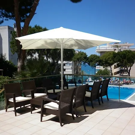 Ξενοδοχείο Vegas 4*