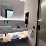 Vegas 4*
